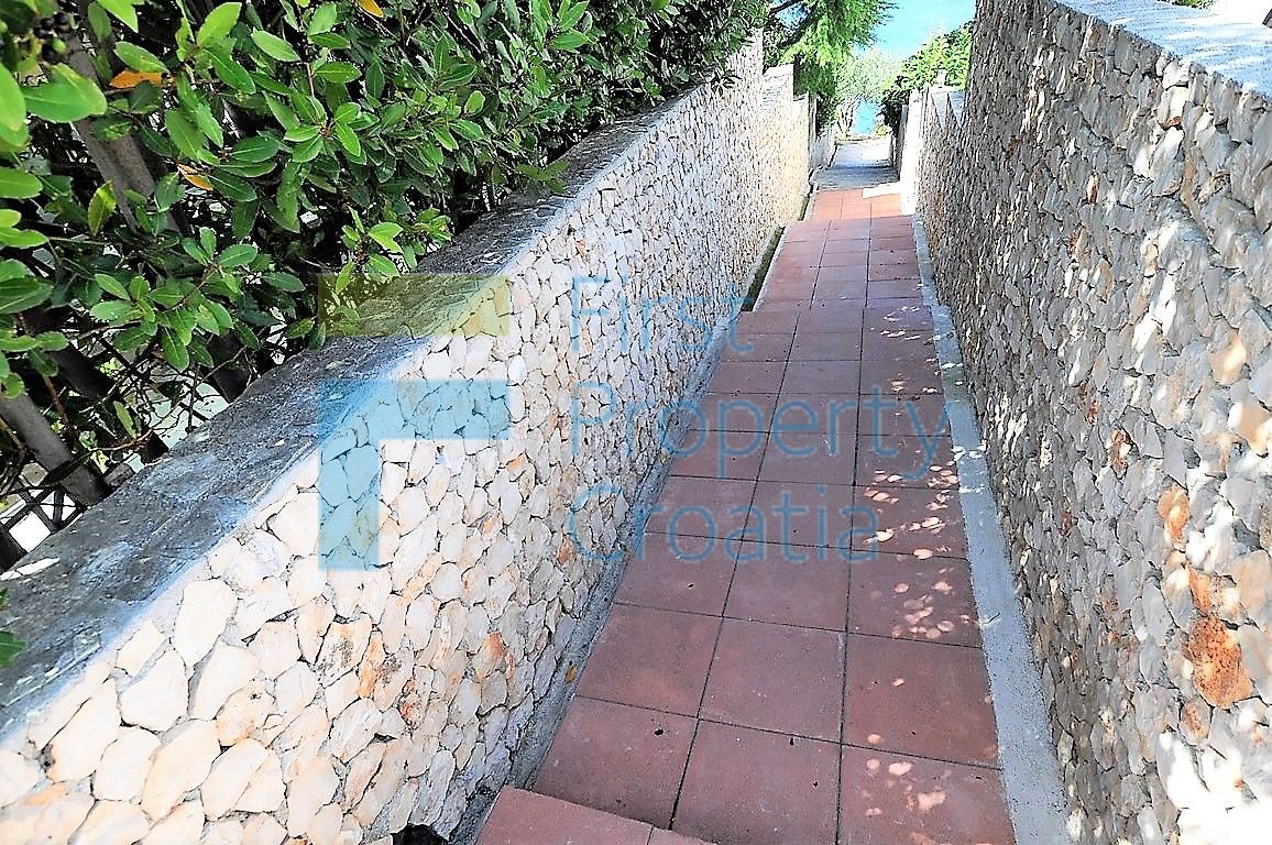 Kuća Na prodaju - ŠIBENSKO-KNINSKA ROGOZNICA