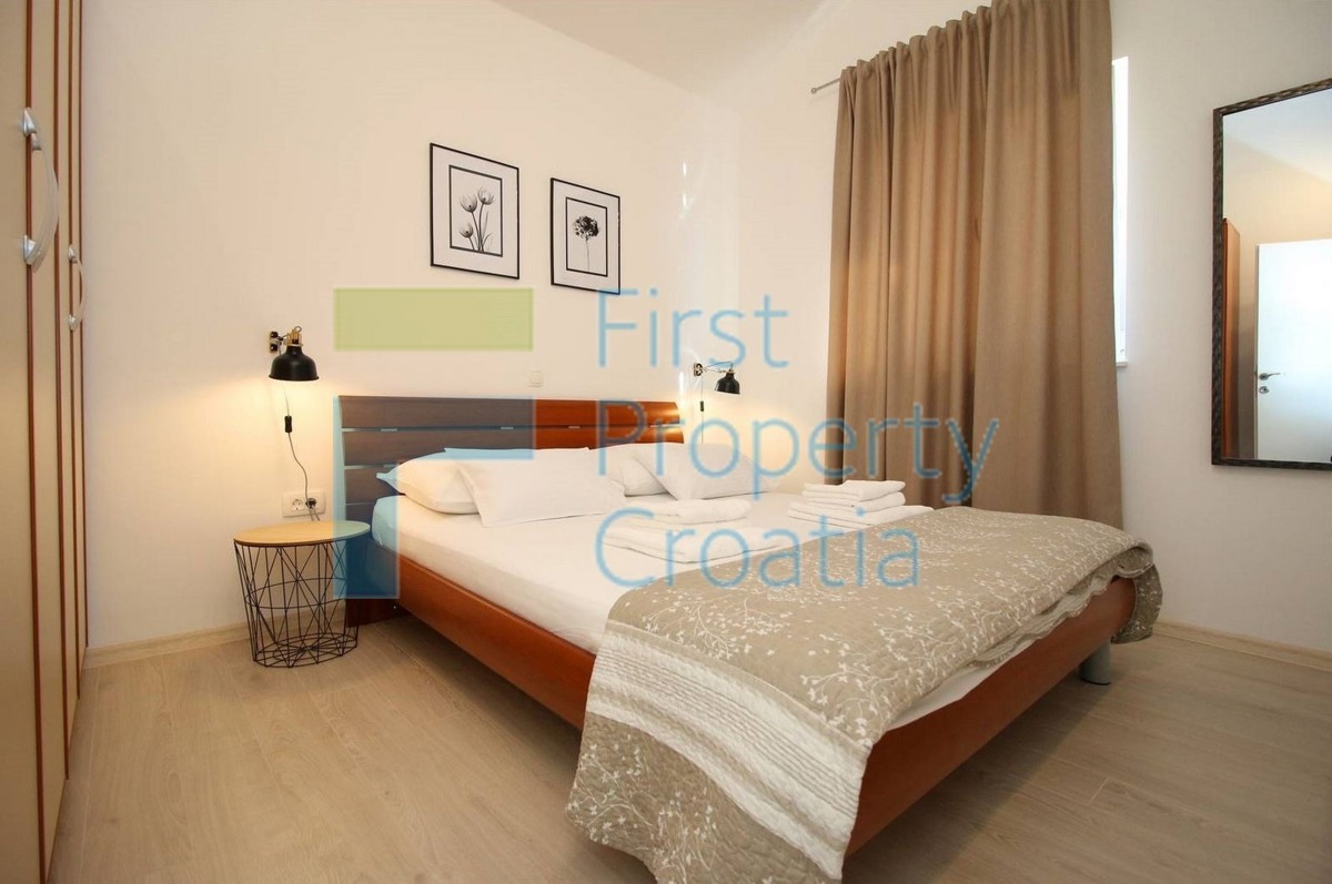 Kuća Na prodaju - ŠIBENSKO-KNINSKA ROGOZNICA