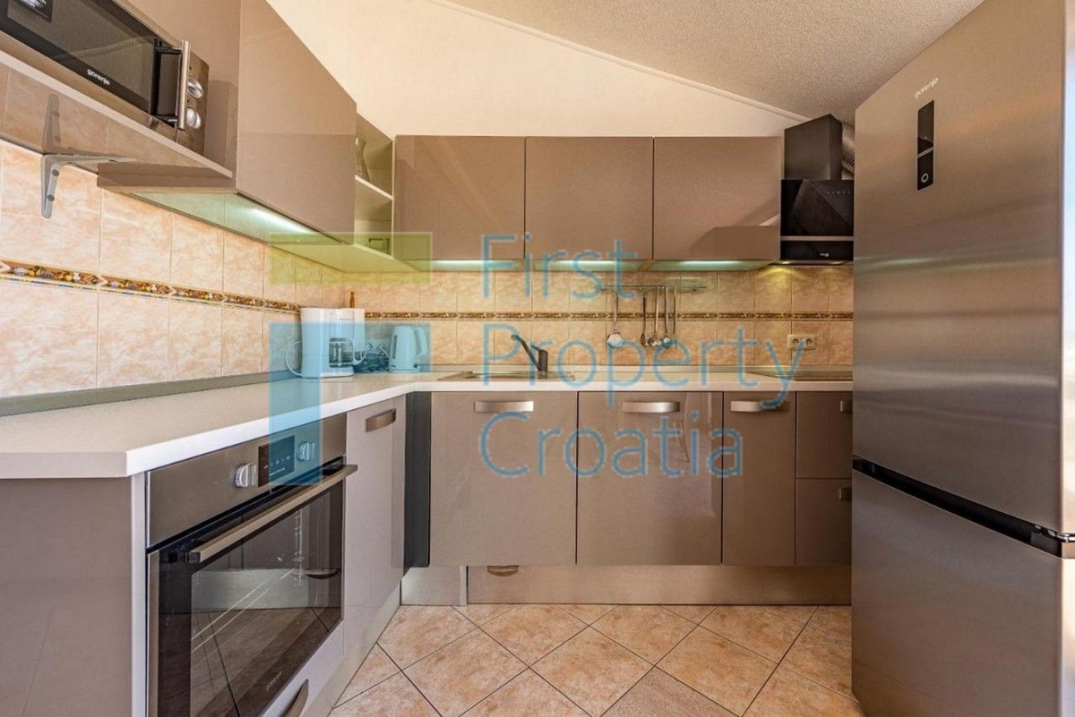 Haus Zu verkaufen - Splitsko-dalmatinska Trogir - foto 1/11