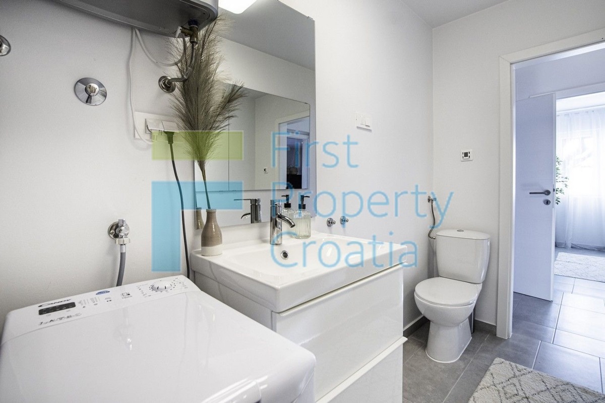 Apartment Zu verkaufen - ŠIBENSKO-KNINSKA ROGOZNICA