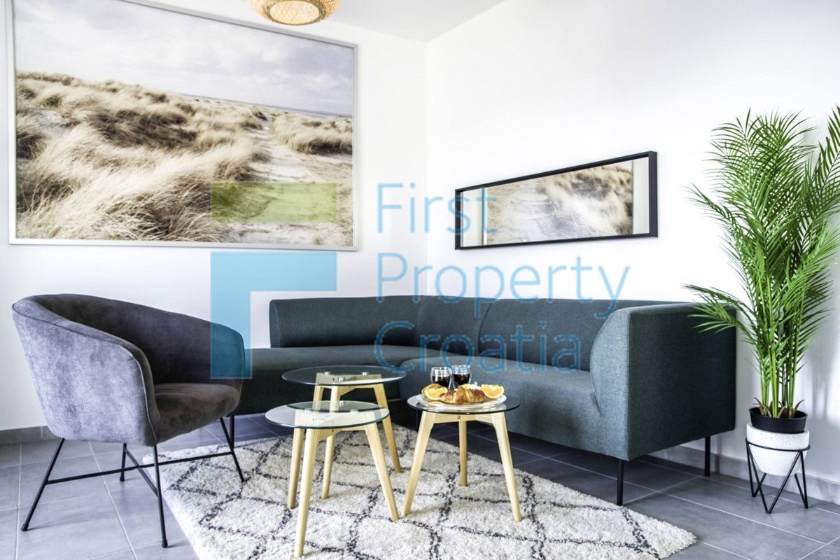 Apartment Zu verkaufen - ŠIBENSKO-KNINSKA ROGOZNICA