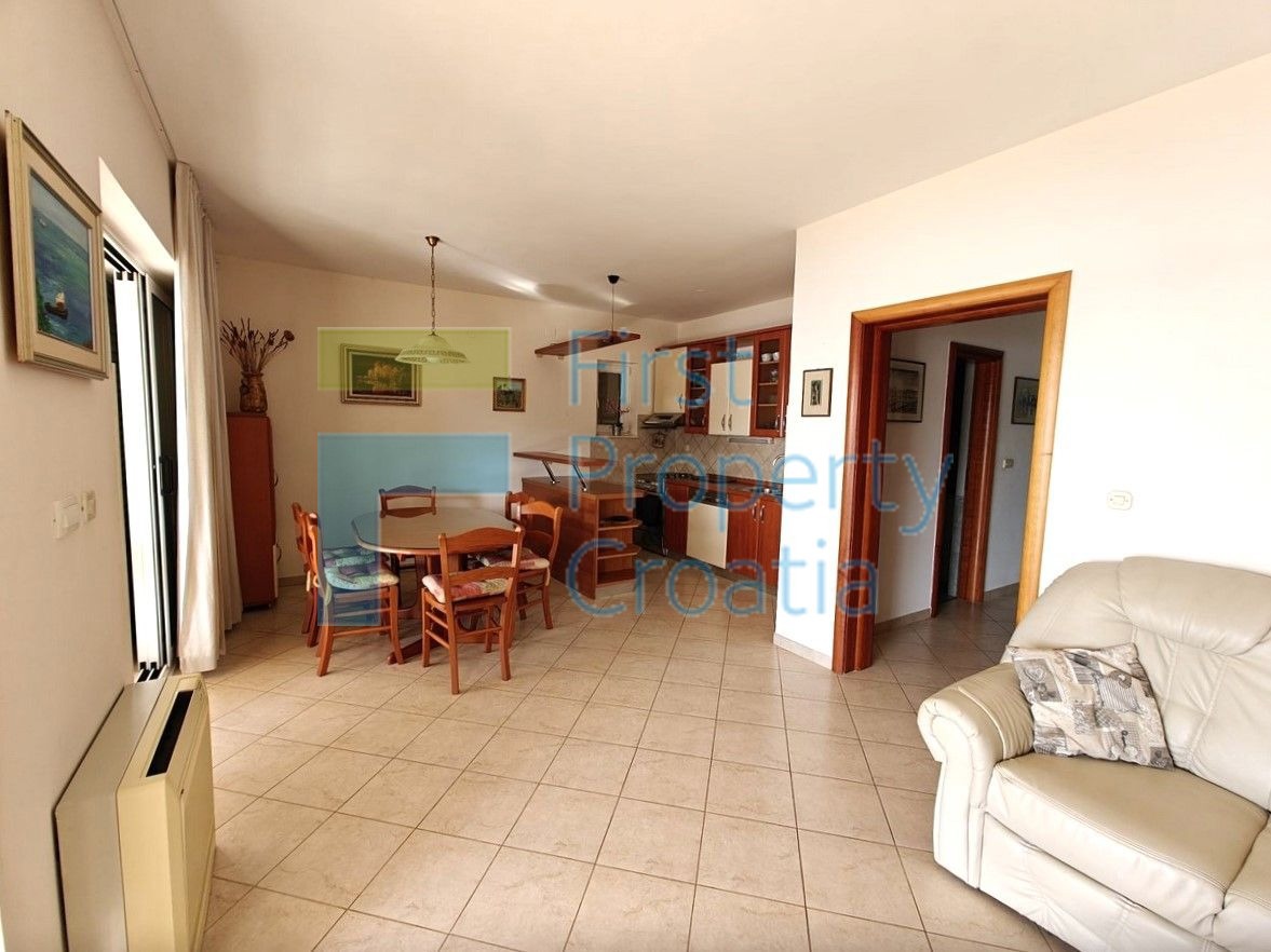 Casa In vendita - ŠIBENSKO-KNINSKA ROGOZNICA