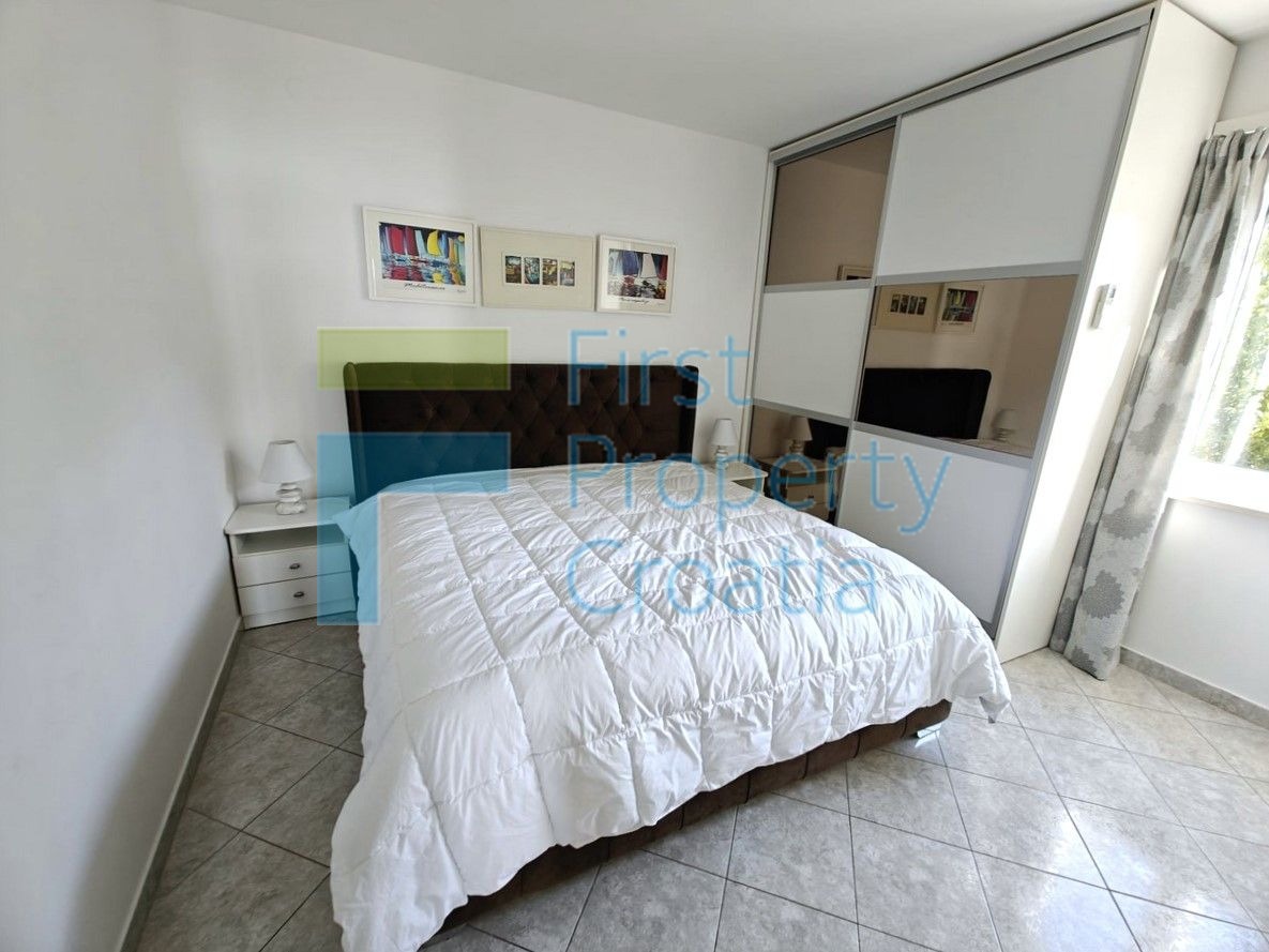 Casa In vendita - ŠIBENSKO-KNINSKA ROGOZNICA