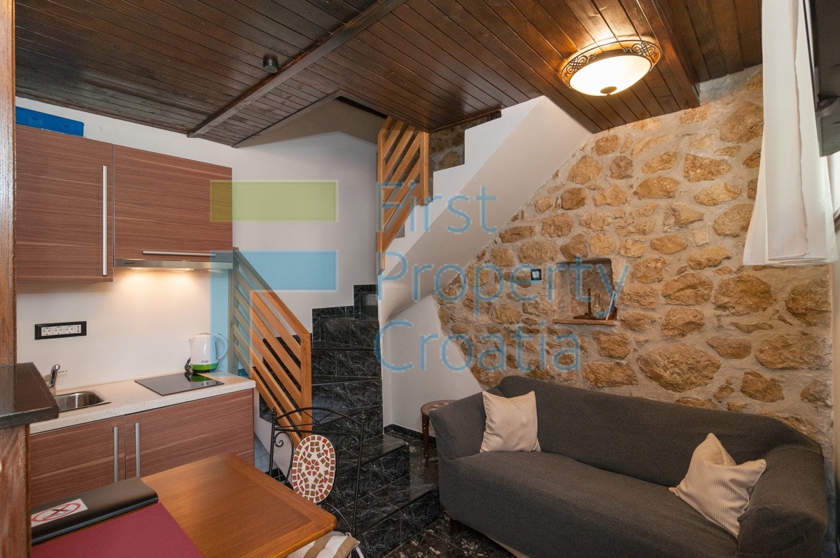 House For sale - SPLITSKO-DALMATINSKA OMIŠ