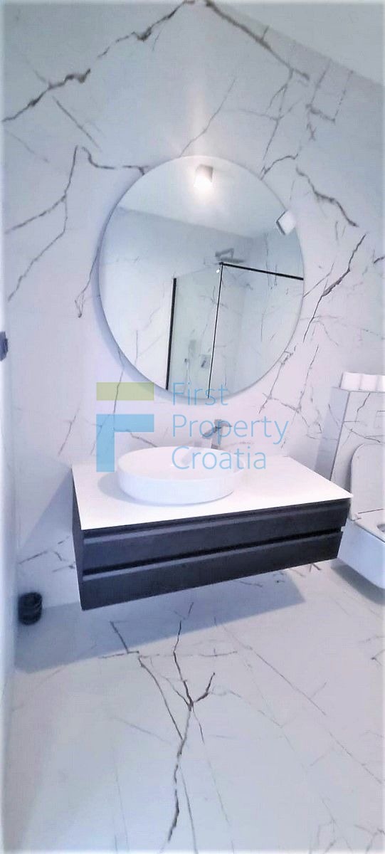 Casa In vendita - SPLITSKO-DALMATINSKA MAKARSKA