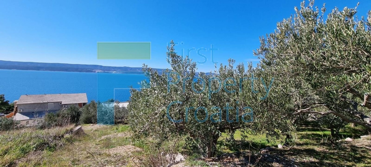 Land For sale OMIŠ