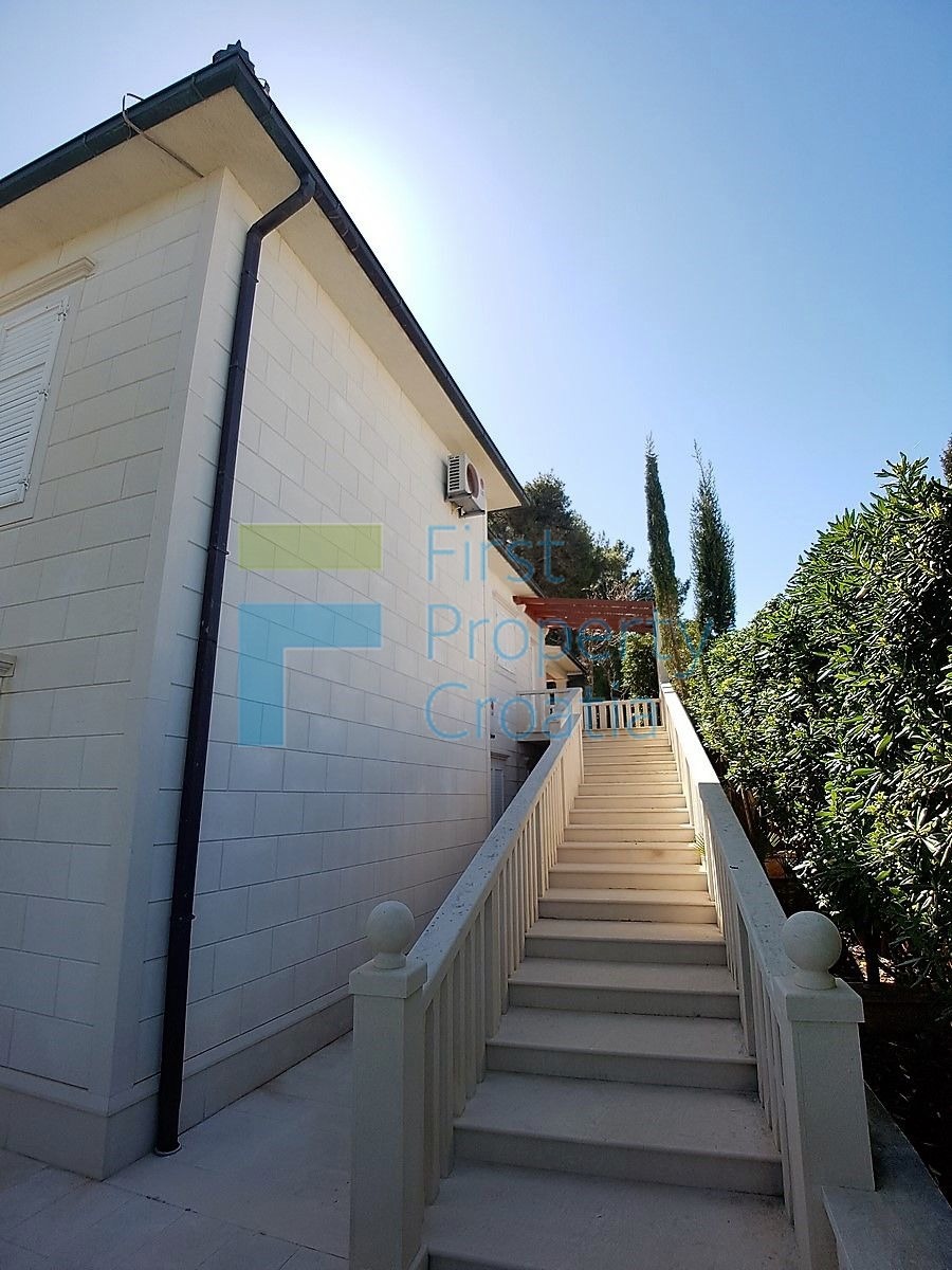 House For sale - SPLITSKO-DALMATINSKA BRAČ