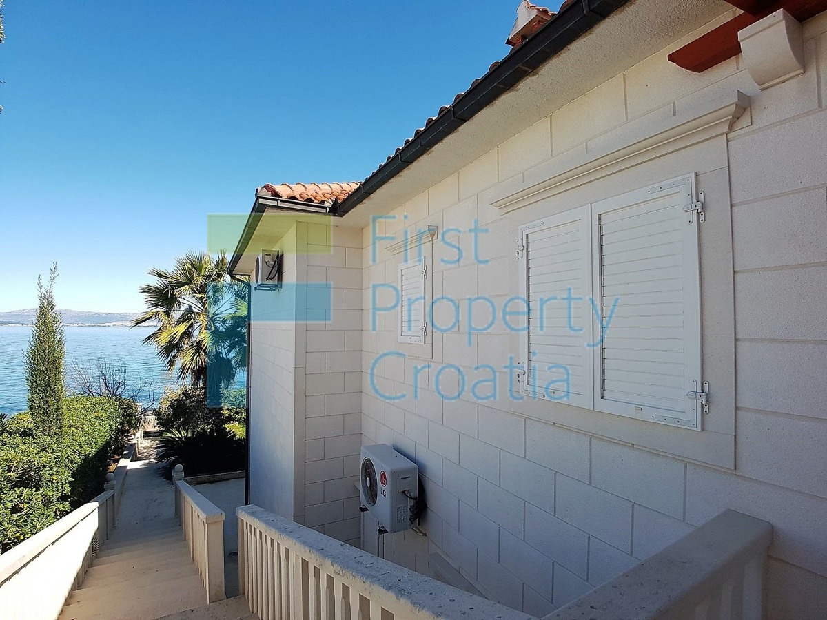 House For sale - SPLITSKO-DALMATINSKA BRAČ