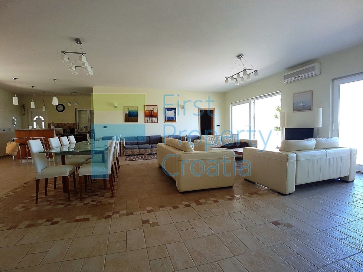 House For sale - Splitsko-dalmatinska Brač - foto 2/13