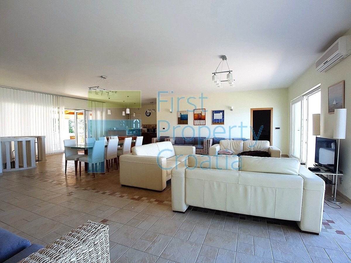 House For sale - Splitsko-dalmatinska Brač - foto 4/13