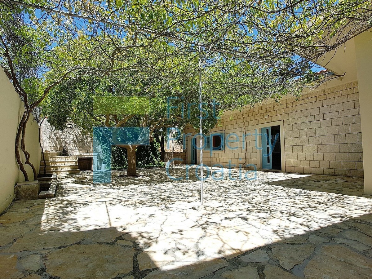 House For sale - Splitsko-dalmatinska Brač - foto 1/13