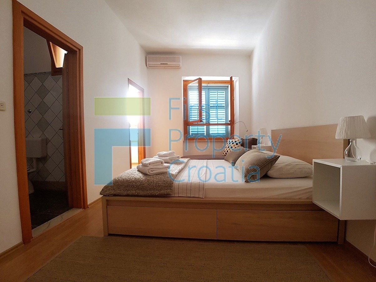 House For sale - SPLITSKO-DALMATINSKA BRAČ