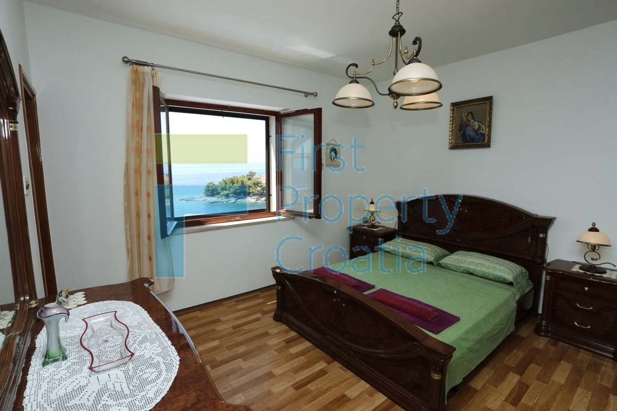 House For sale - SPLITSKO-DALMATINSKA BRAČ
