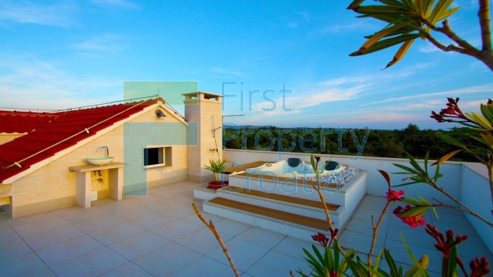 Haus Zu verkaufen - Splitsko-dalmatinska Brač - foto 2/10