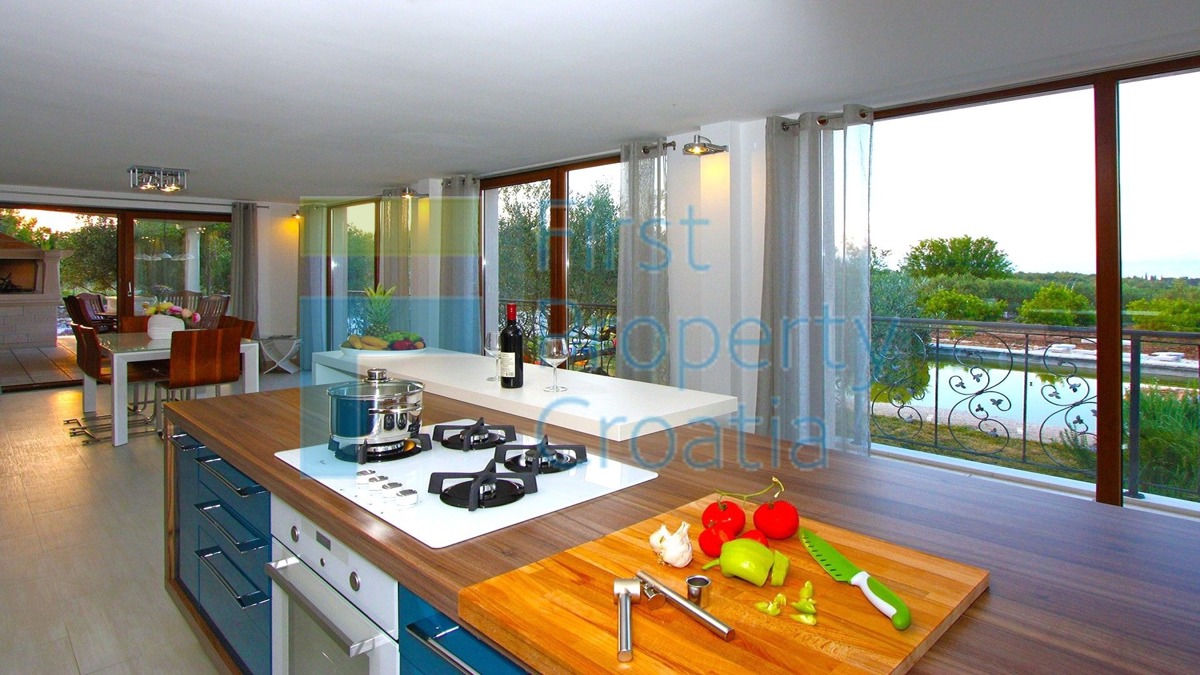 House For sale - SPLITSKO-DALMATINSKA BRAČ