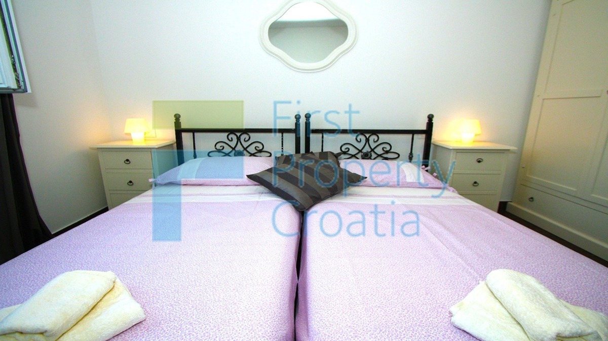 House For sale - SPLITSKO-DALMATINSKA BRAČ