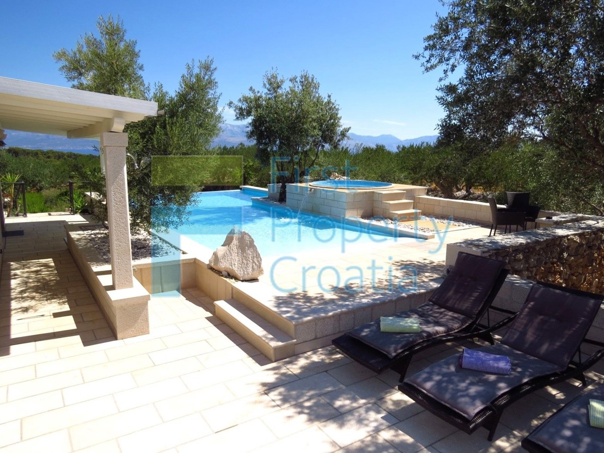 House For sale - SPLITSKO-DALMATINSKA BRAČ