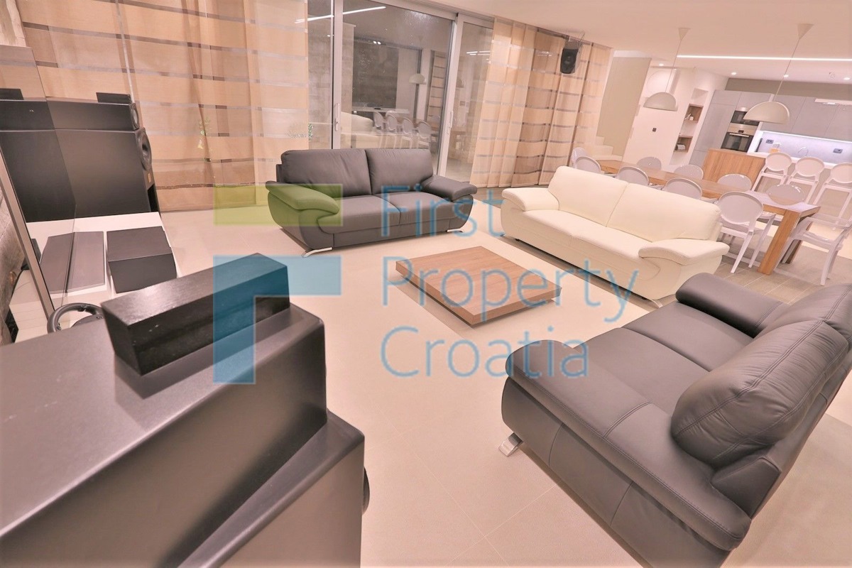 House For sale - SPLITSKO-DALMATINSKA BRAČ