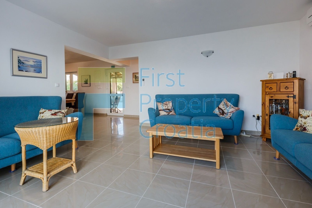 House For sale - SPLITSKO-DALMATINSKA BRAČ