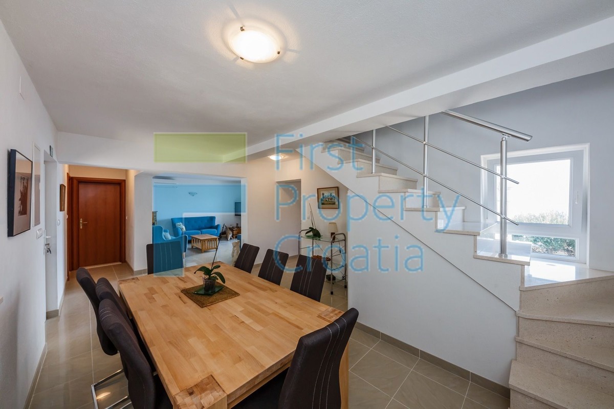 House For sale - SPLITSKO-DALMATINSKA BRAČ