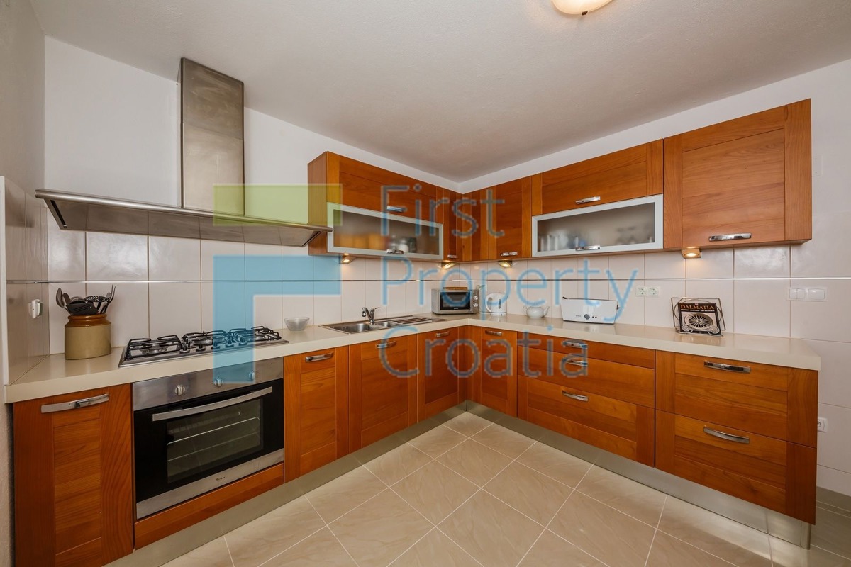 House For sale - SPLITSKO-DALMATINSKA BRAČ