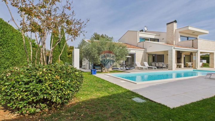 Dům na prodej 340 m² – Sveti Lovreč