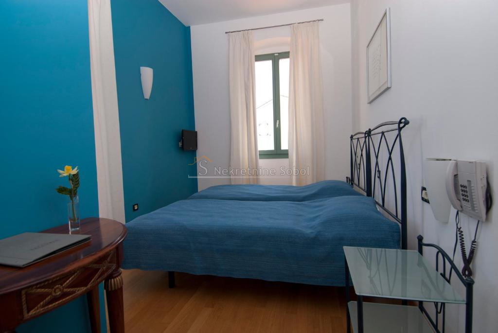 Locaux commerciaux À vendre - PRIMORSKO-GORANSKA MALI LOŠINJ