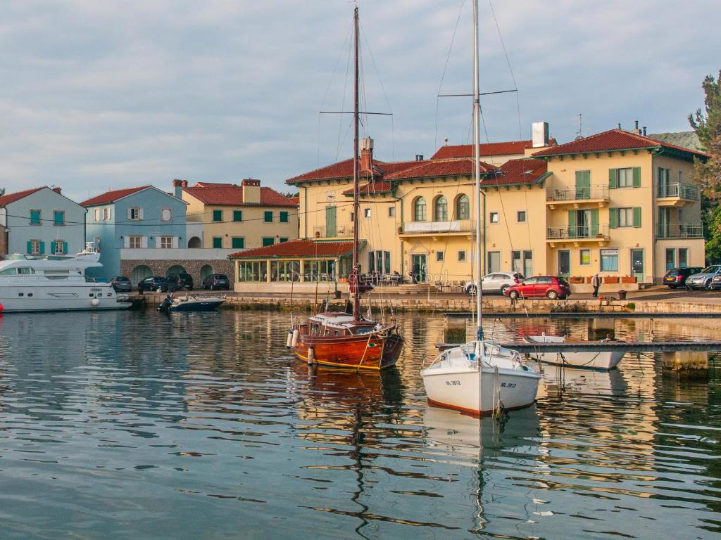 Locaux commerciaux À vendre - PRIMORSKO-GORANSKA MALI LOŠINJ