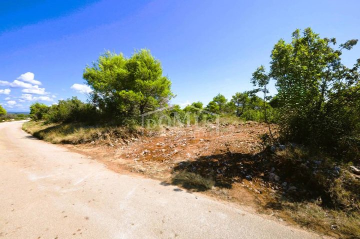 Działka na sprzedaż 10384 m² – Vodice