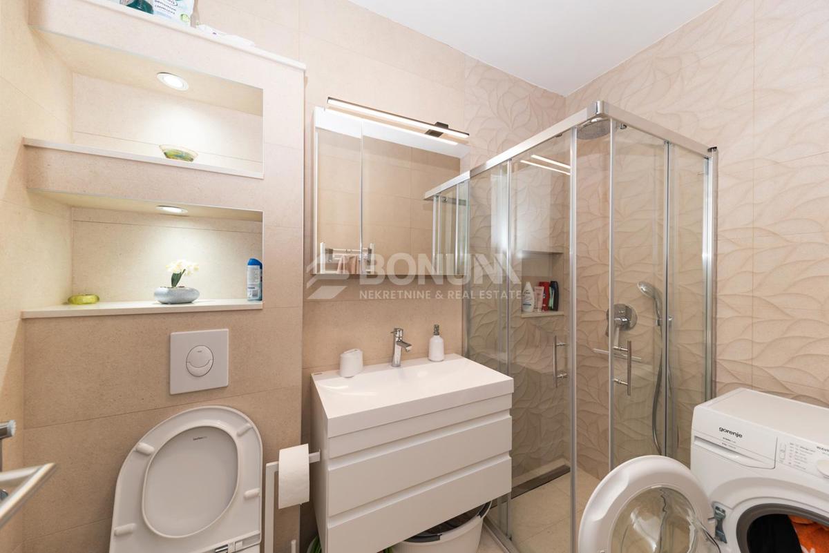 Apartment Zu verkaufen - SPLITSKO-DALMATINSKA BAŠKA VODA
