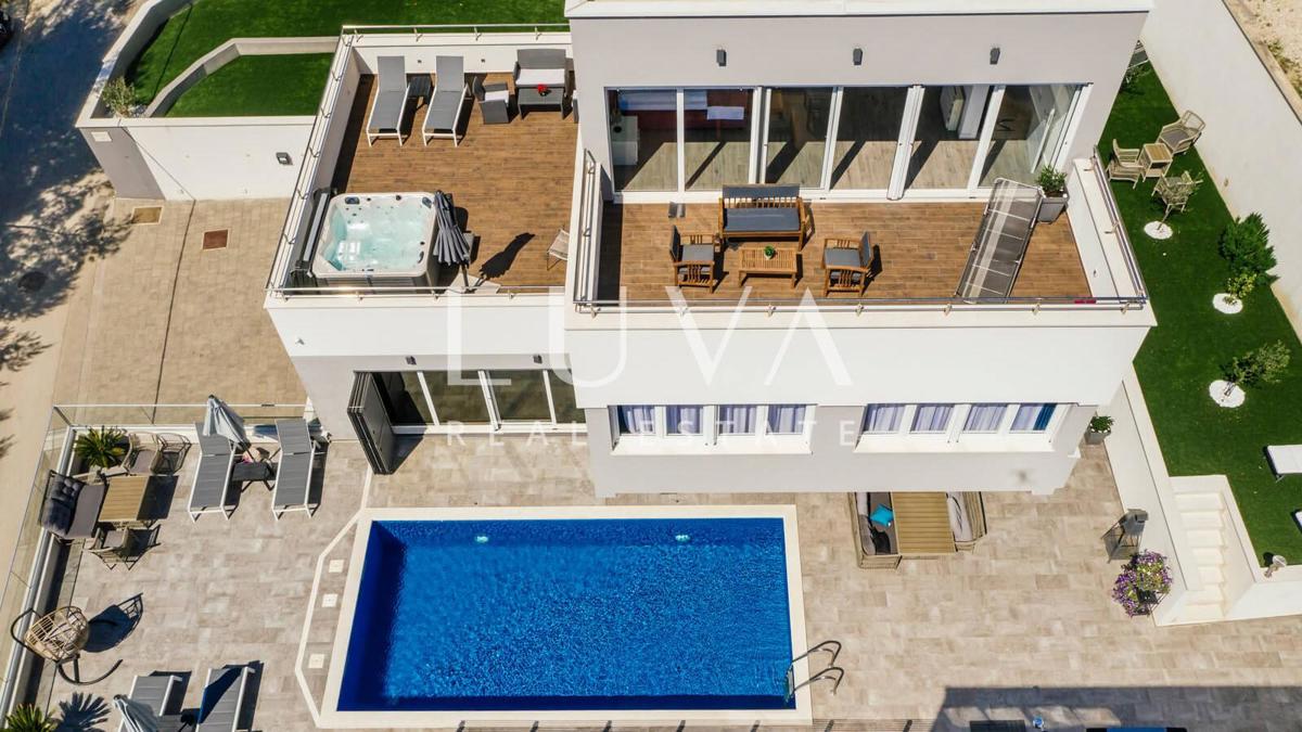 House For sale - SPLITSKO-DALMATINSKA PODSTRANA