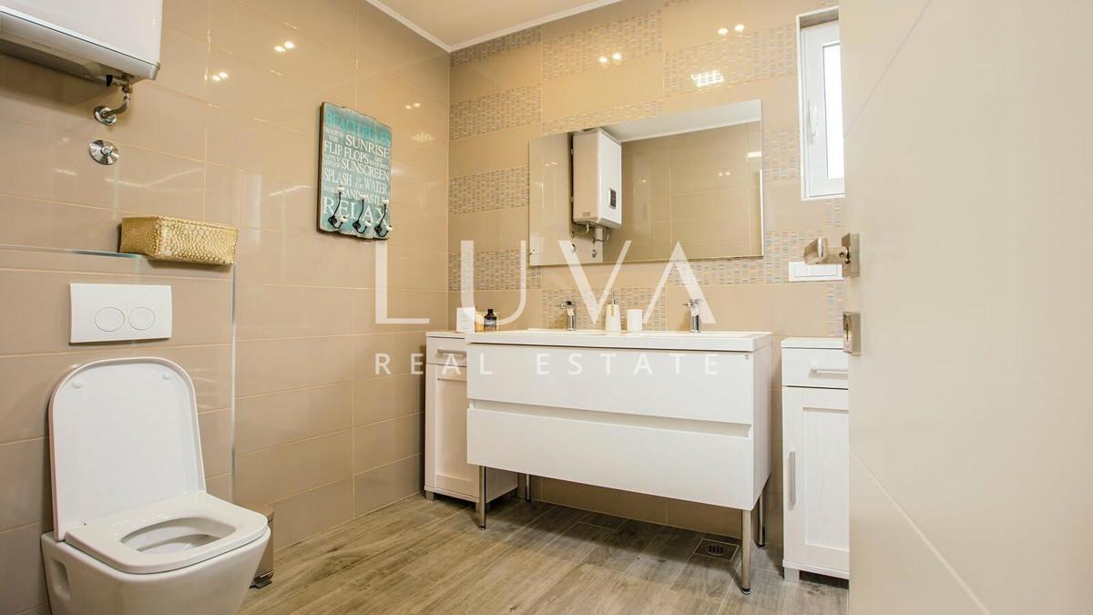 House For sale - SPLITSKO-DALMATINSKA PODSTRANA