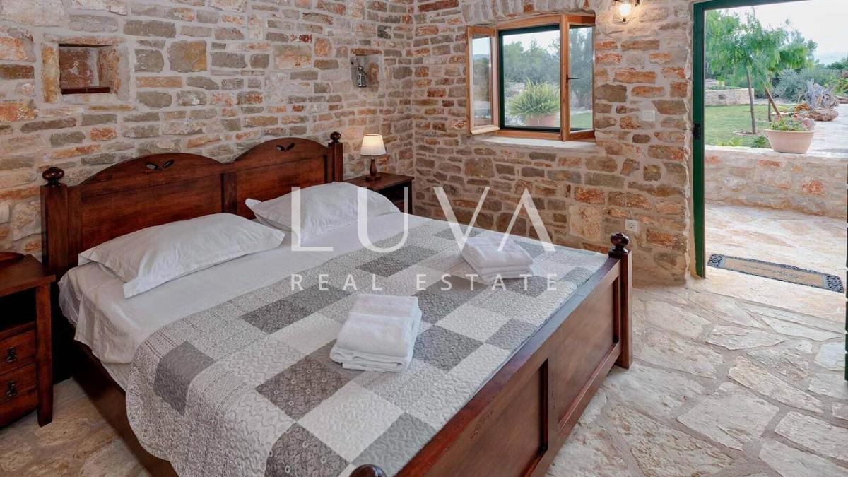 House For sale - SPLITSKO-DALMATINSKA STARI GRAD