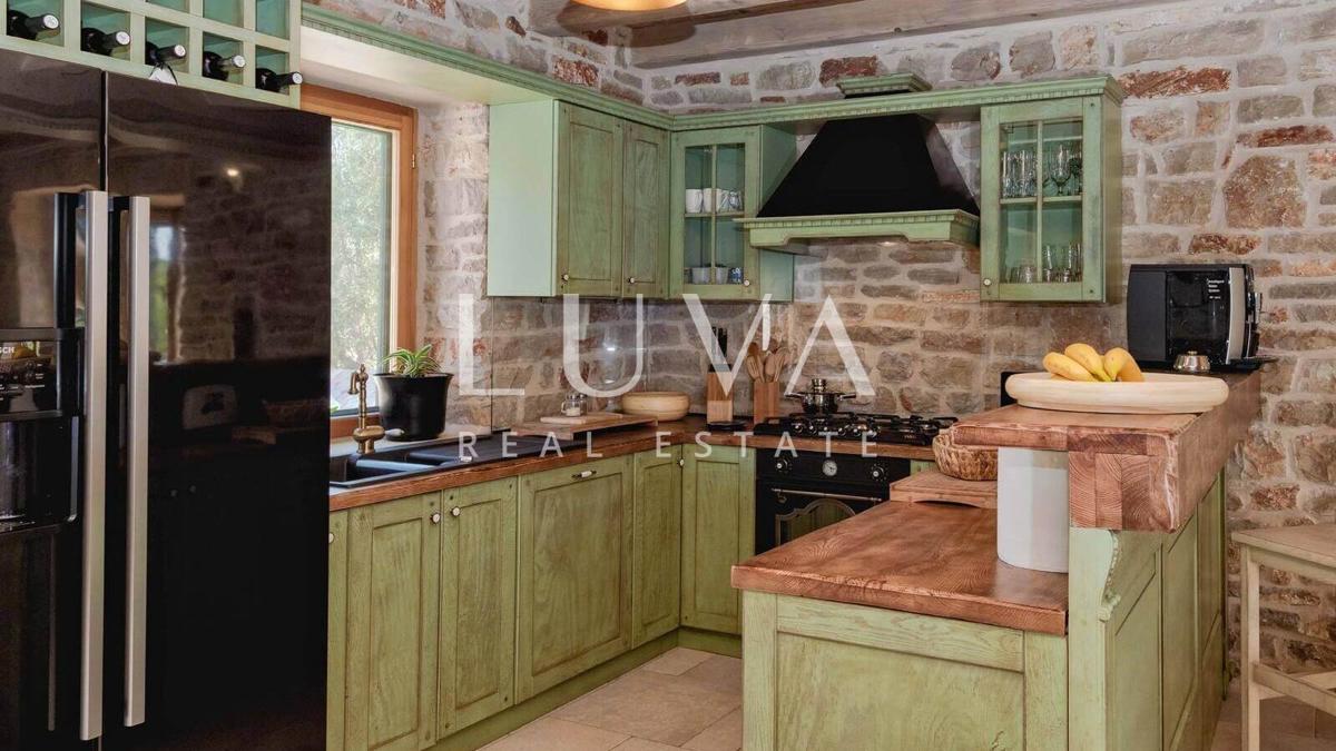 House For sale - SPLITSKO-DALMATINSKA STARI GRAD