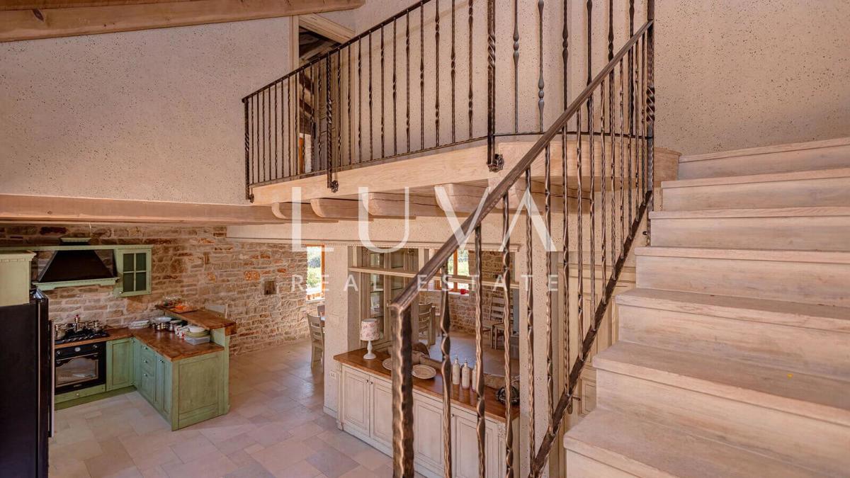 House For sale - SPLITSKO-DALMATINSKA STARI GRAD