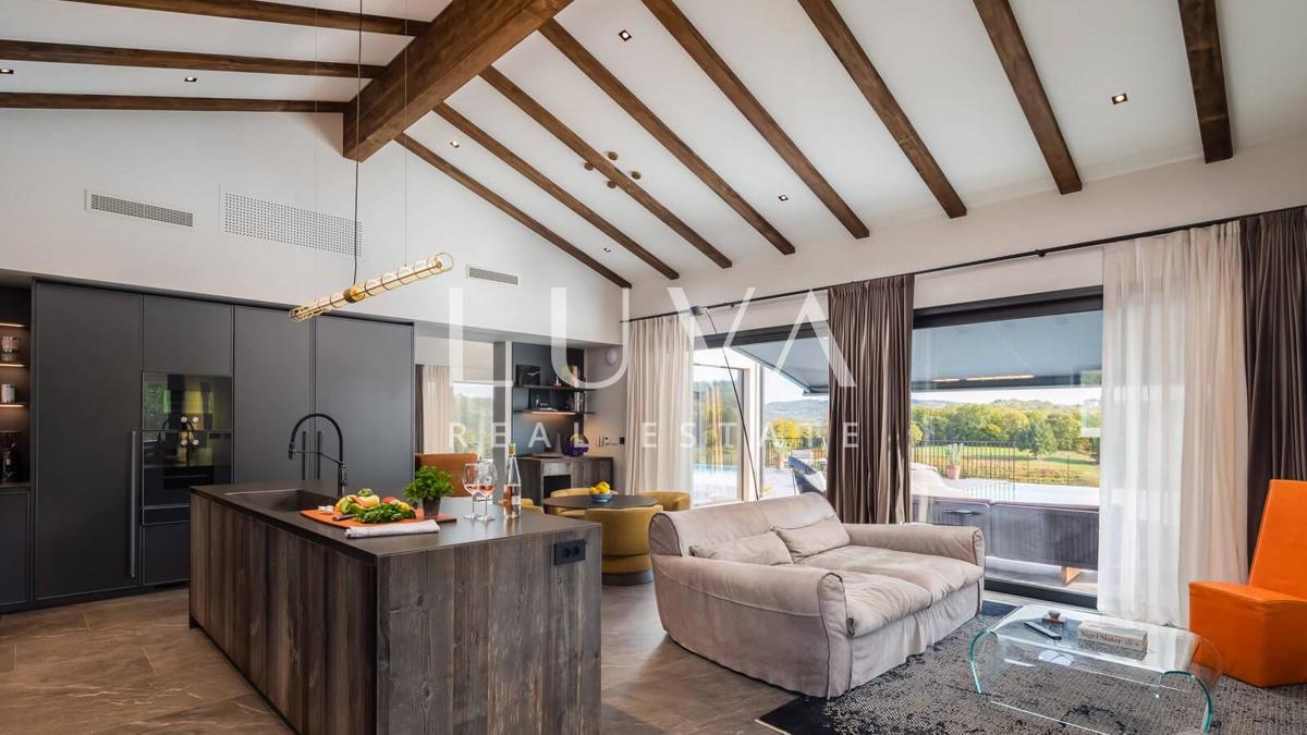 Maison À vendre - ISTARSKA KAROJBA