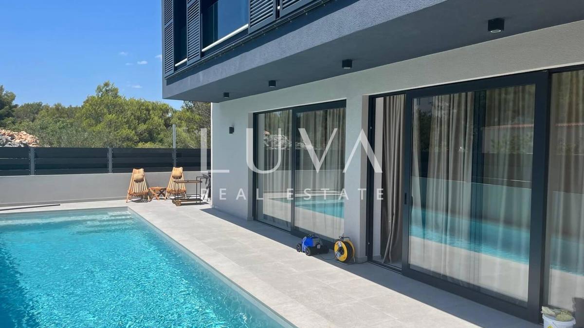 House For sale - ŠIBENSKO-KNINSKA VODICE