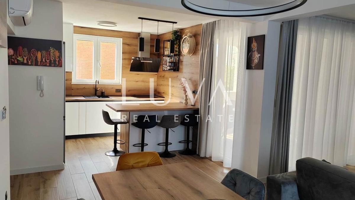 Casa In vendita - SPLITSKO-DALMATINSKA KAŠTELA