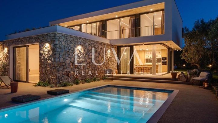 Casa in vendita 270 m² – Šolta