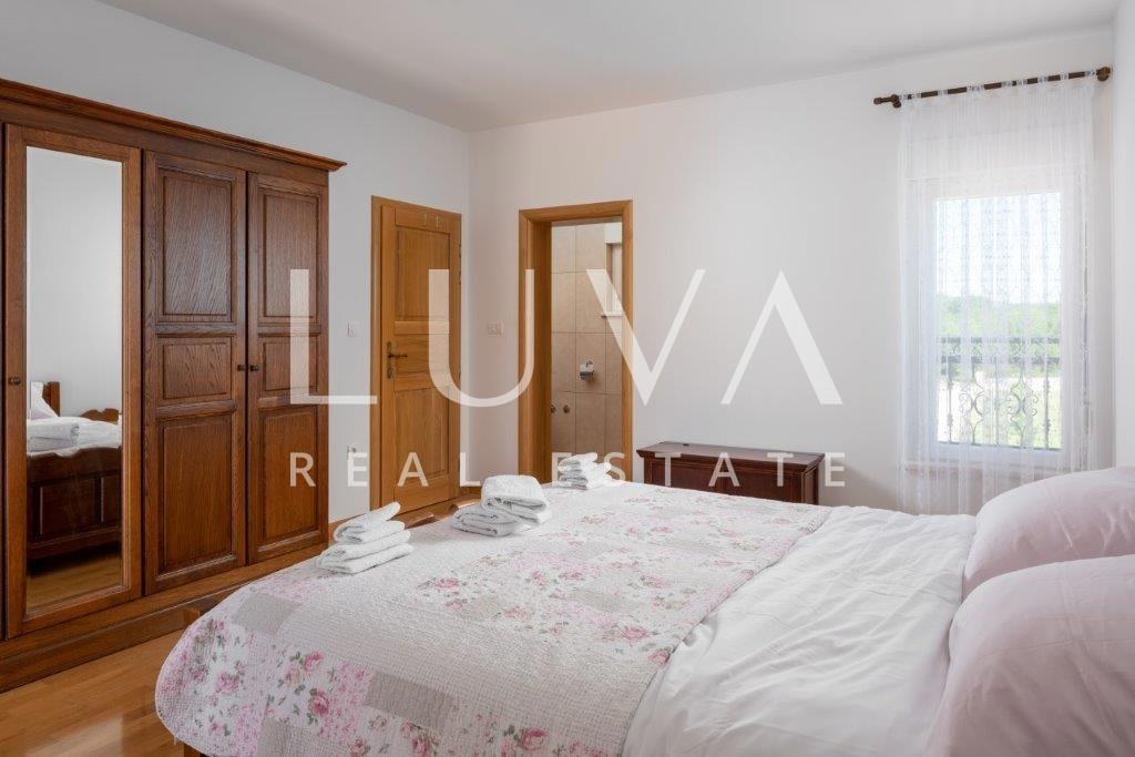 Haus Zu verkaufen - SPLITSKO-DALMATINSKA DICMO