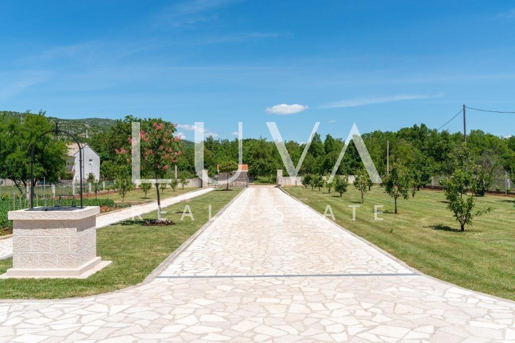 Haus Zu verkaufen - SPLITSKO-DALMATINSKA DICMO