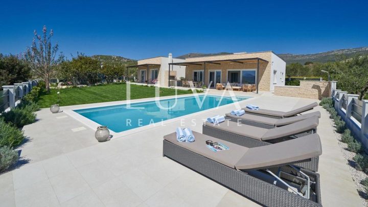 Casa in vendita 180 m² – Kaštela