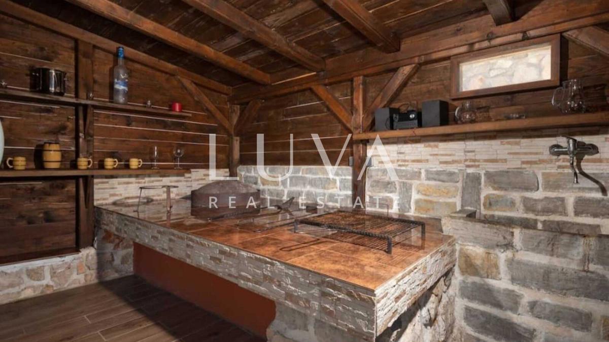 House For sale - SPLITSKO-DALMATINSKA BRAČ