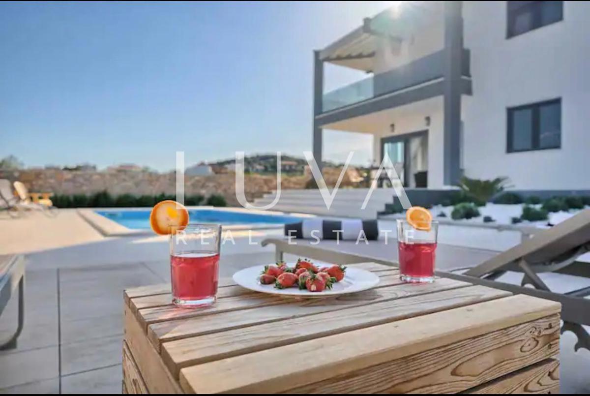 House For sale - ŠIBENSKO-KNINSKA VODICE