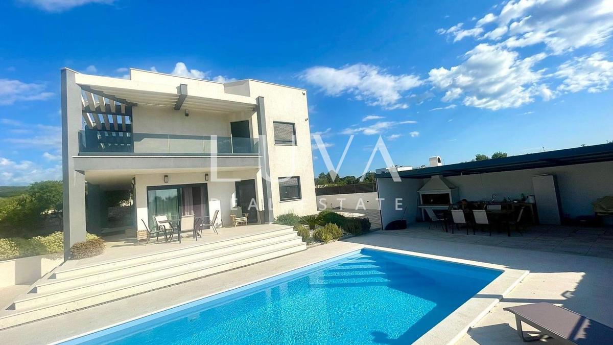 House For sale - ŠIBENSKO-KNINSKA VODICE