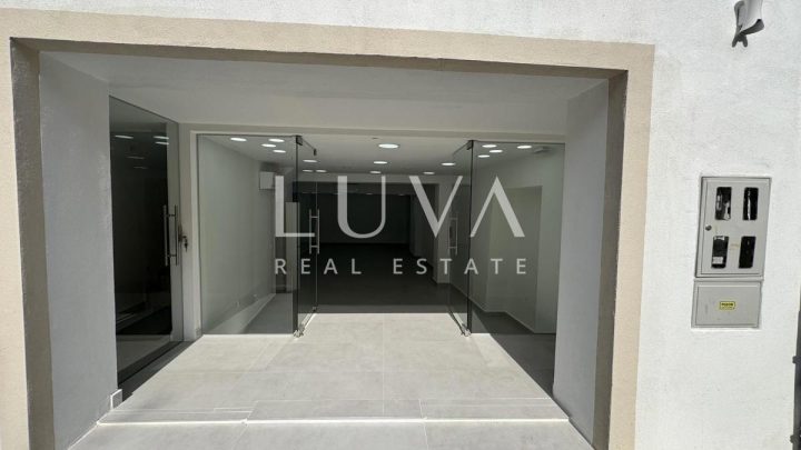 Commerciale da affittare 80 m² – Poreč