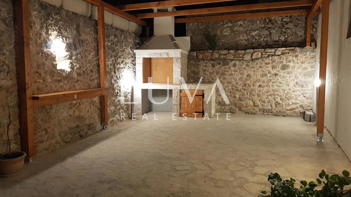 Kuća Na prodaju - SPLITSKO-DALMATINSKA STARI GRAD