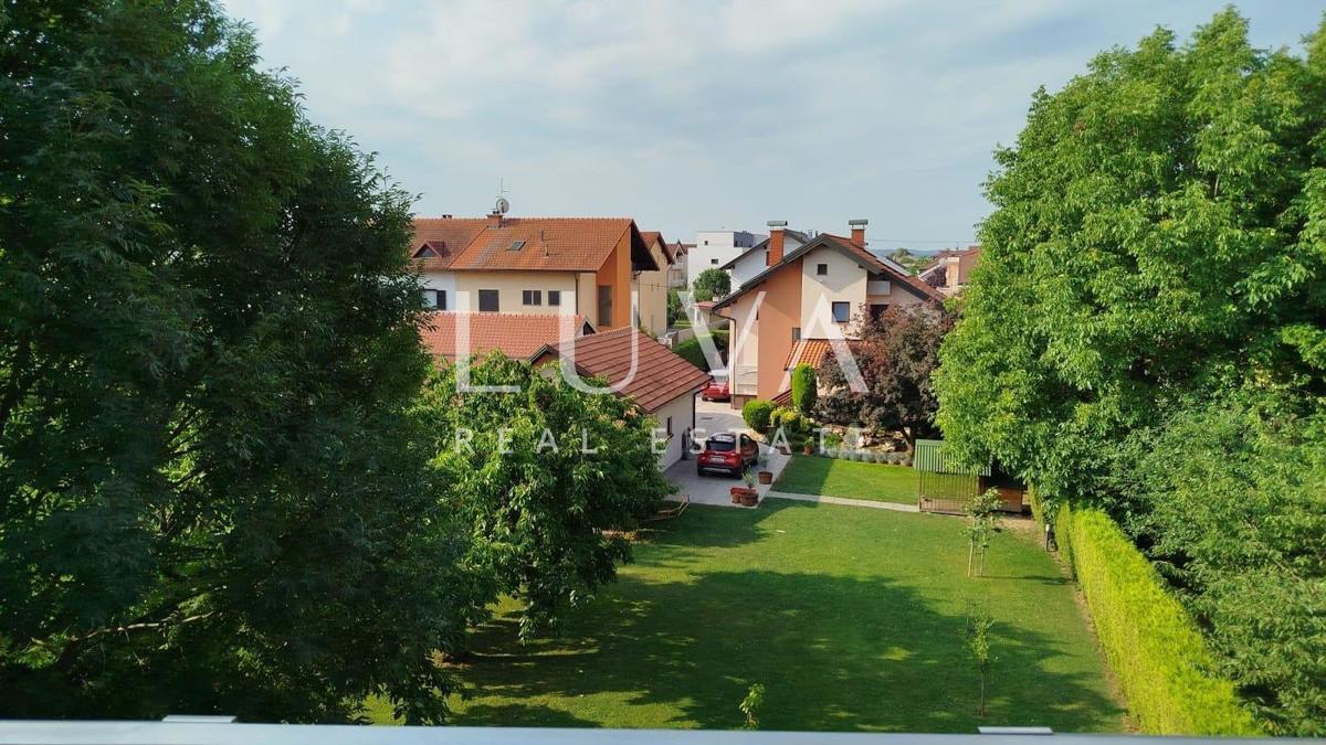 Mieszkanie Na sprzedaż - GRAD ZAGREB ZAGREB
