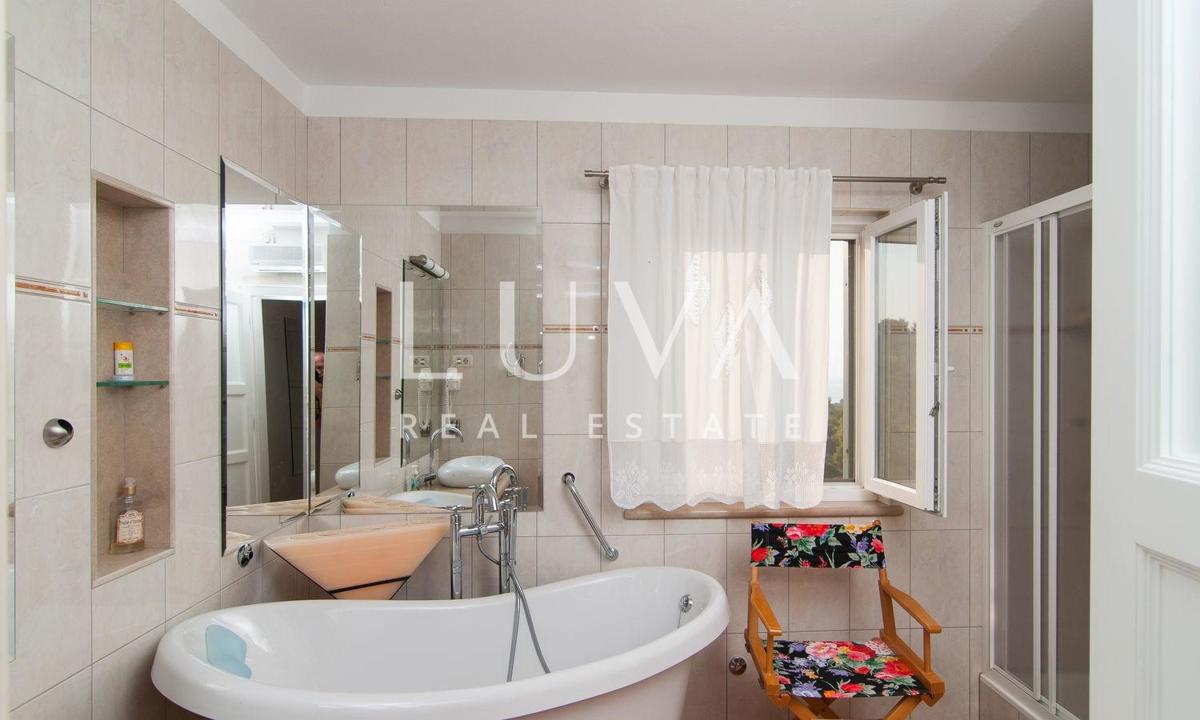 House For sale - SPLITSKO-DALMATINSKA SUPETAR