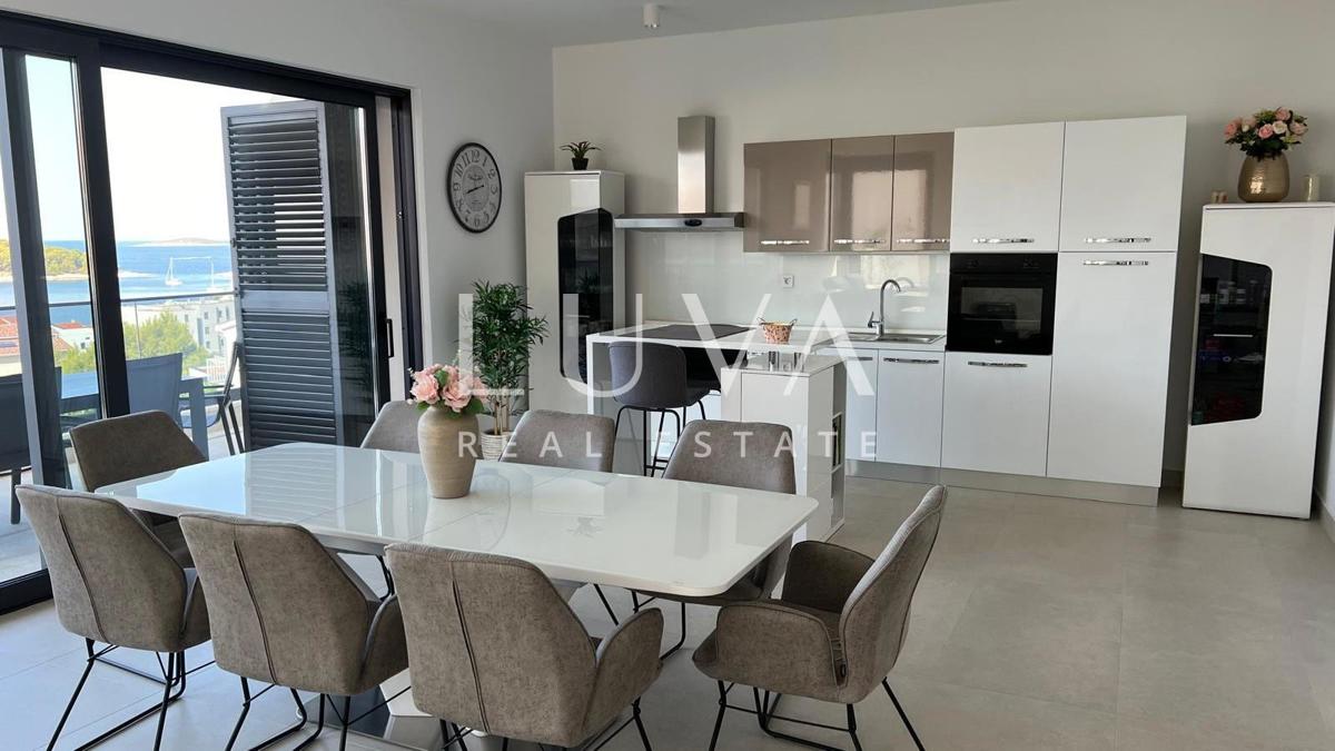 Casa In vendita - ŠIBENSKO-KNINSKA ROGOZNICA